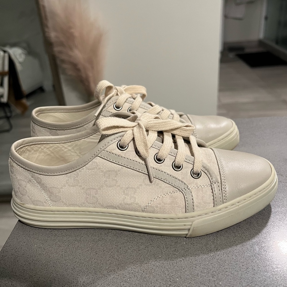 Gucci Cream/Beige Low-Top Sneakers